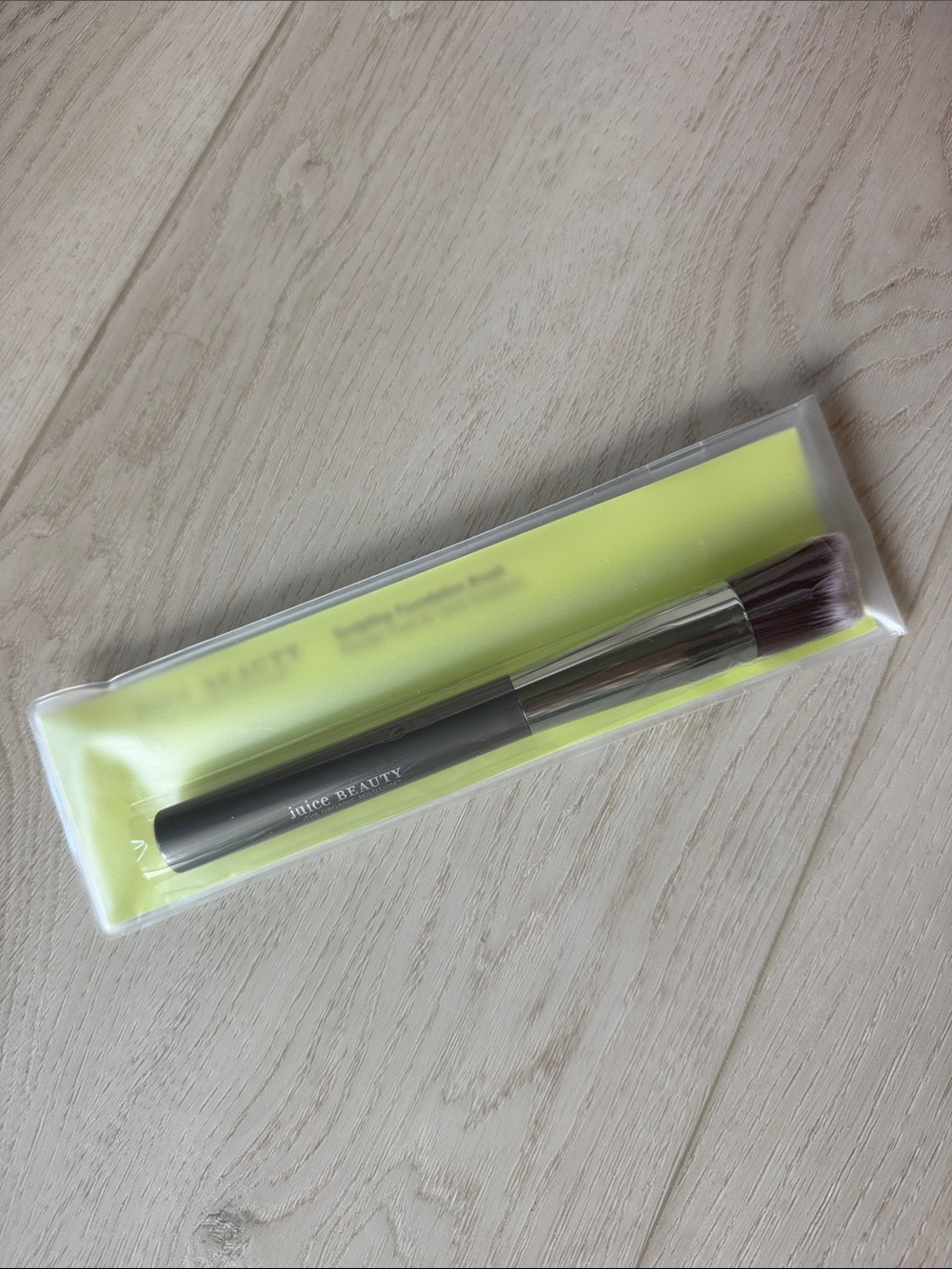 Juice Beauty Makeup Brush